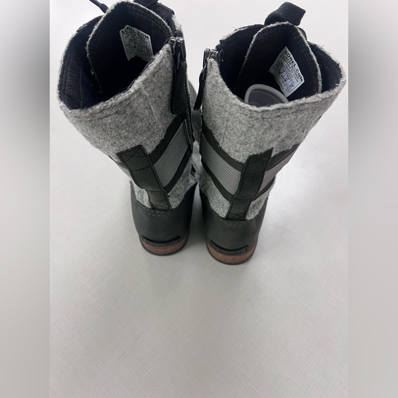 Sorel Black and Grey Major Carly Snow Boot - Picture 9 of 14